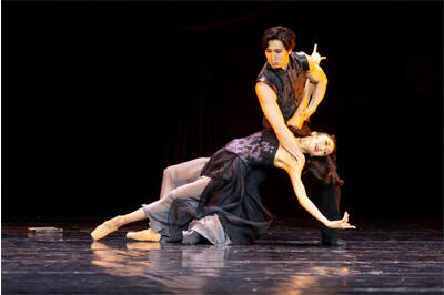 4.Hamlet, Pas de Deux_2.jpg