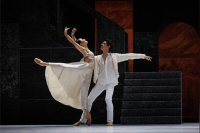 7.Romeo and Juliet, Balcony Pas de Deux.jpg