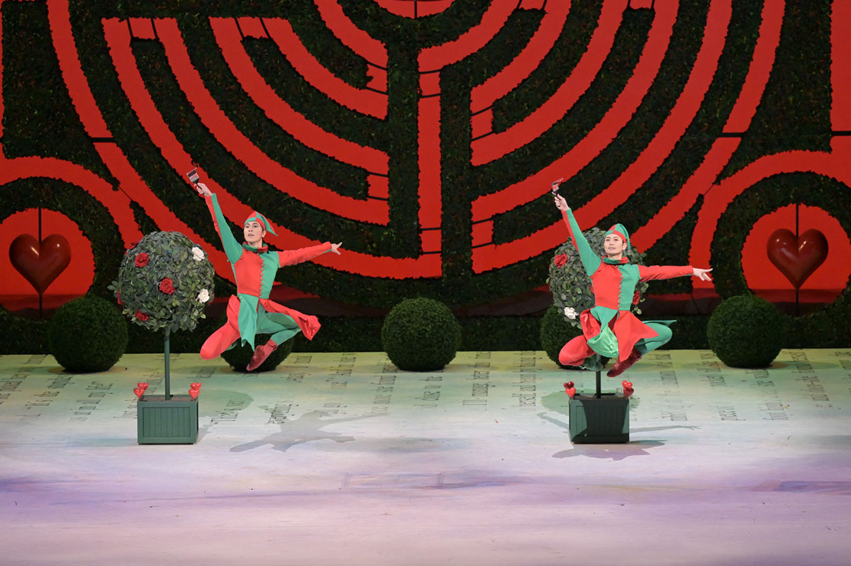 『不思議の国のアリス』3人の庭師