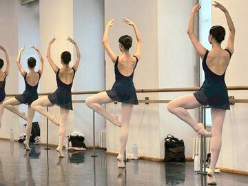 女性クラシカル 360×270.jpg