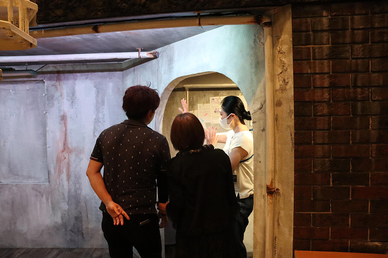 舞台奥にあるキッチンの様子をお伝えしている写真